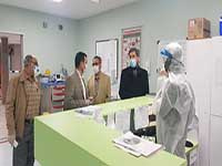 بازدید معاون آموزشی دانشگاه و رئیس دانشکده پزشکی و پیراپزشکی از محل بستری بیماران کرونا